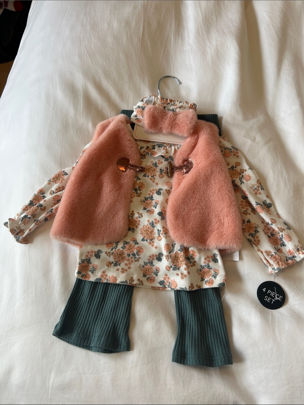 Girls 18 months Floral Top with Pink Faux-Fur Vest & Green Ribbed Pants